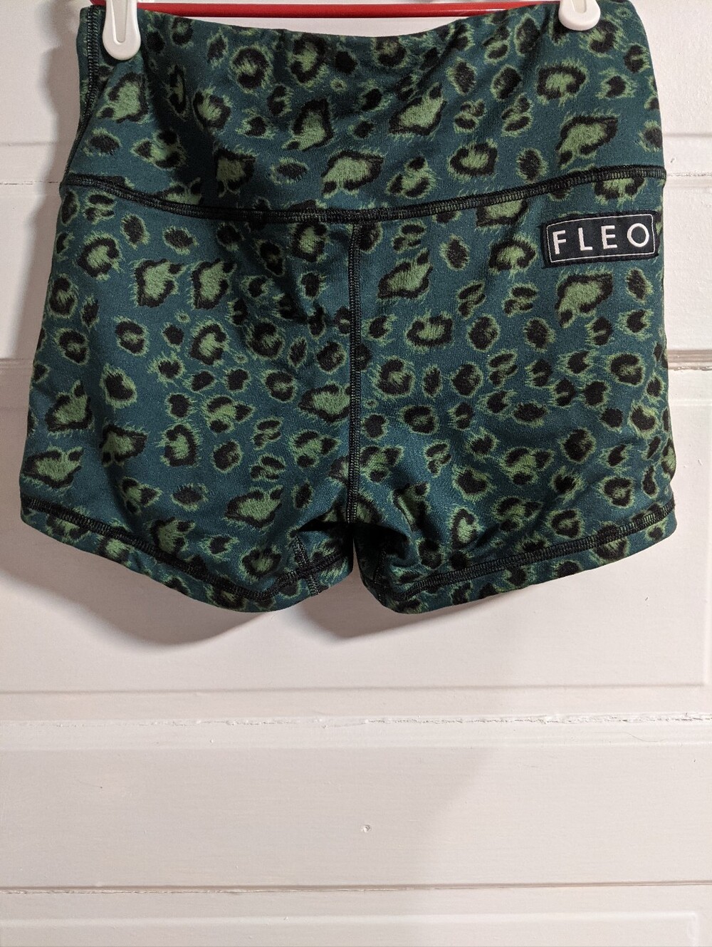 Fleo Shorts - Picture 3 of 3